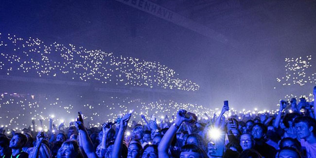 Yasakların kalktığı Danimarka'da 50 bin kişilik stadyum konseri