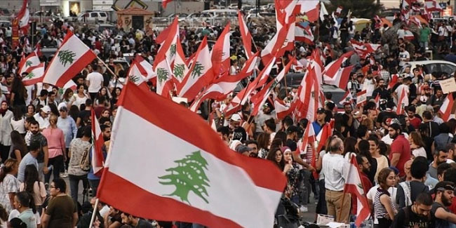 Lübnan'da göstericilere saldırı düzenlendi