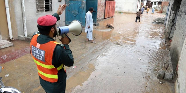 Aşırı yağışlar Pakistan'da 7 can aldı