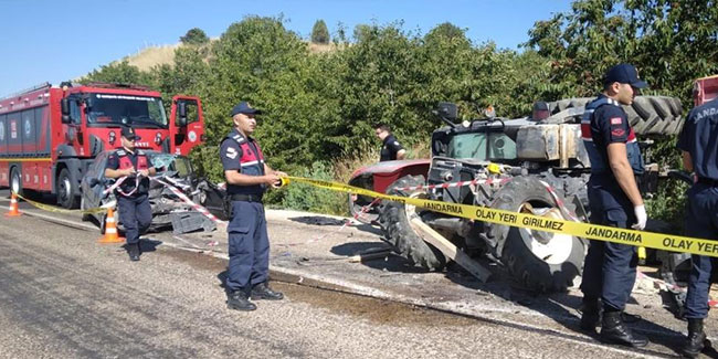 Karşı şeride geçen otomobil traktöre çarpıştı, 1 ölü