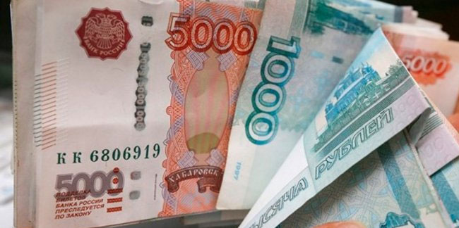 Ünlü ekonomist uyardı: Türkiye'nin 'ruble' atağı yatırımcıyı vuracak!