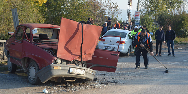 Tokat’ta iki otomobil çarpıştı: 5 yaralı
