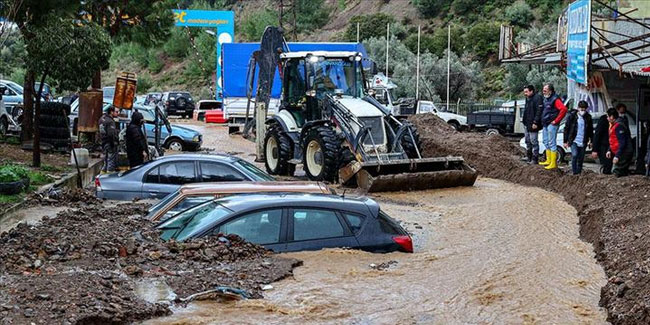 İzmir sel felaketinin ardından yaralarını sarıyor