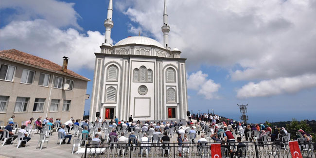 Sultan Alparslan Camii ibadete açıldı