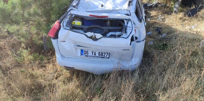 Afyonkarahisar’da iki otomobil çarpıştı, araçlarda bulunan 6 kişi yaralandı