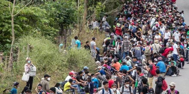 Biden'in açıklaması sonrası binlerce göçmen yola koyuldu