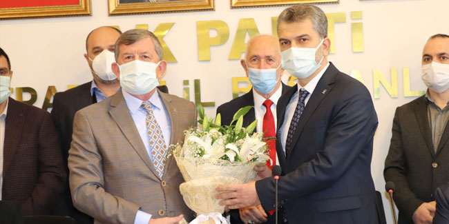 Sezgin Mumcu, AK Parti Trabzon İl Başkanlığı görevini devraldı!