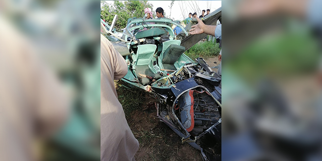 Pakistan'da askeri eğitim uçağı düştü: 2 ölü