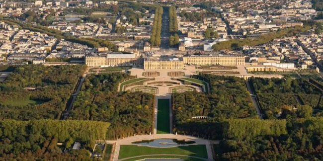 Fransa'da Versailles Sarayı tahliye ediliyor