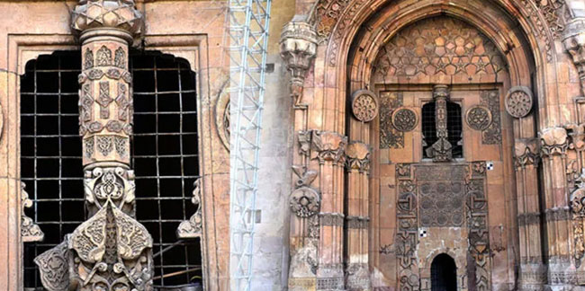 Tarihi caminin denge sütunu sanılan parçası dekoratif amaçlı yapılmış