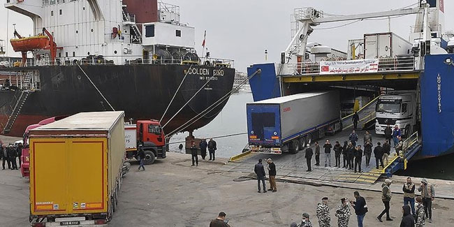 Türkiye'den gönderilen 15 tırı taşıyan gemi Lübnan'a ulaştı