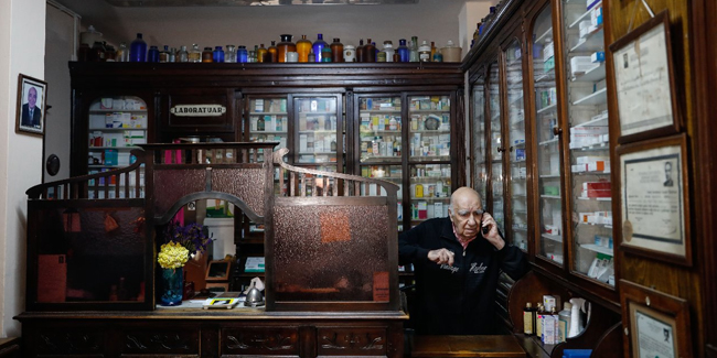 İstanbul'un en eski eczanesi 119 yıldır şifa dağıtıyor