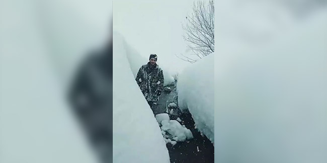 Köy sakinleri insan boyunu aşan kardan dolayı evlerine hapsoldu