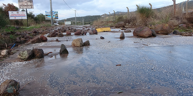 Çanakkale'de şiddetli yağış hayatı olumsuz etkiledi