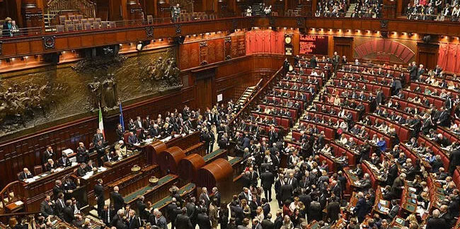 İtalya'da hükümet krizi! Cumhurbaşkanı Mattarella parlamentoyu lağvetti