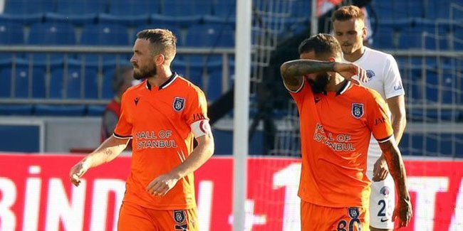 Şampiyon Medipol Başakşehir sezonu mağlubiyetle kapattı