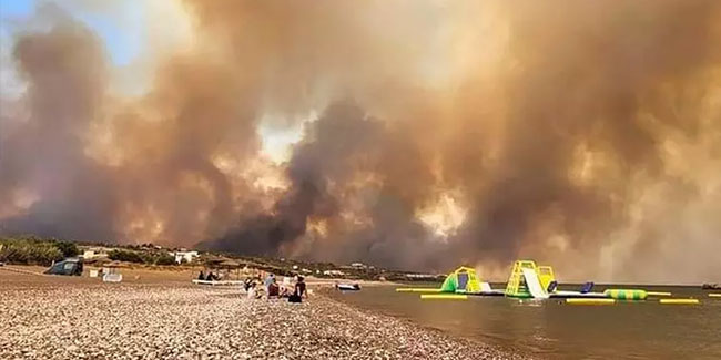 Yunanistan felaketi yaşıyor! Rodos'tan sonra şimdi de Korfu yanıyor