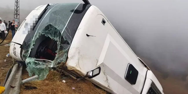 Mersin'de yolcu otobüsü uçuruma devrildi: 1 ölü, 14 yaralı
