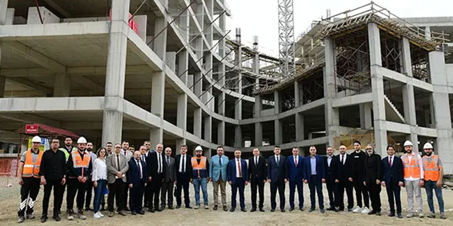 Bakan Yardımcısı Kırbıyık'tan Trabzon Şehir Hastanesi inşaatında inceleme