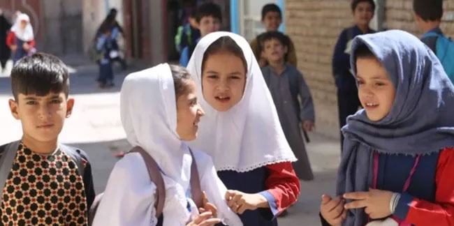 Taliban kız öğrenciler için 'şart'ını açıkladı!