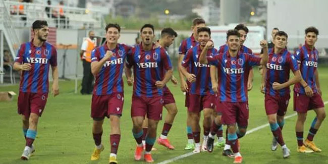 Trabzonspor U19  şampiyonluk için sahada