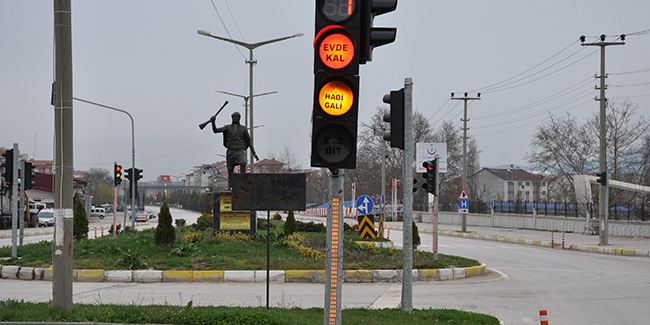 Trafik ışıklarında uyarı