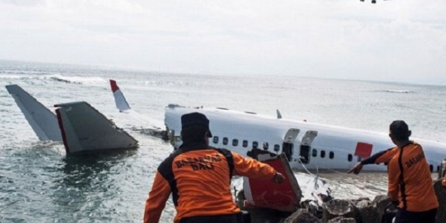 Endonezya'da denize düşen yolcu uçağının kara kutusu bulundu  
