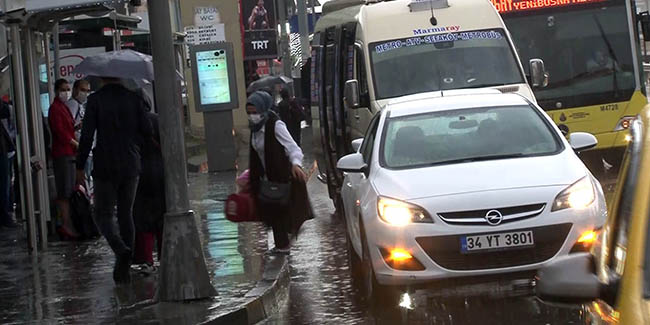 İstanbul trafiğinde sağanak yağmur yoğunluğu