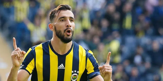 Mehmet Topal'ın futbol kariyeri bitti; Rekorların adamı bu kez üzdü