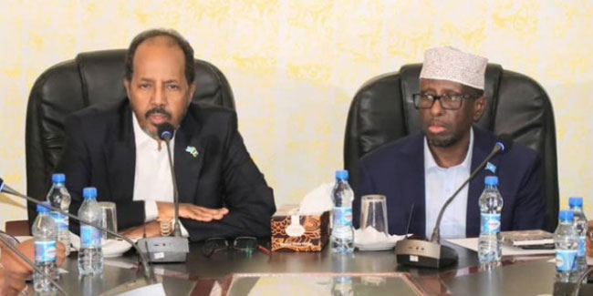 Eski Somali Cumhurbaşkanı hükümeti devirmekle tehdit etti