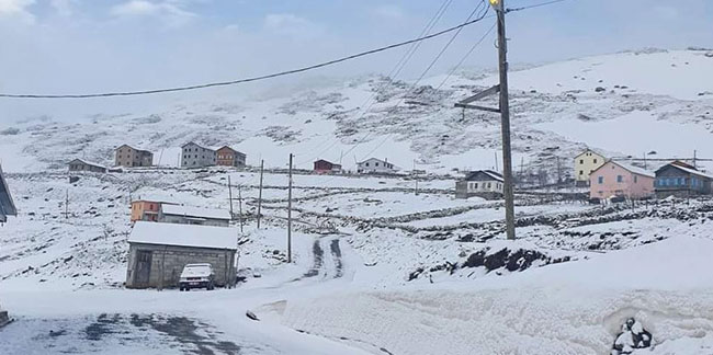 Trabzon'da mayıs karı devam ediyor
