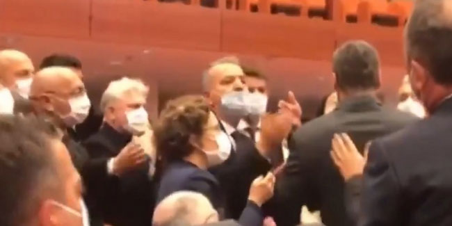 Alpay Özalan, HDP'li Gergerlioğlu'nu dışarı çıkarmak istedi