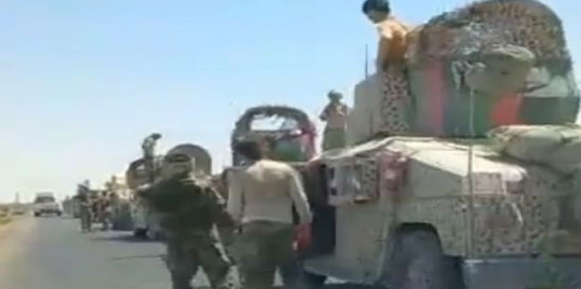 İran sınırında uzun kuyruk! Afgan askerler Taliban'dan kaçmaya başladı