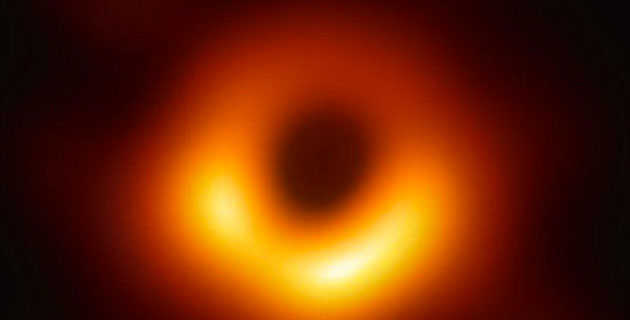 Dünya ayakta! Kara deliğin fotoğrafı paylaşıldı!