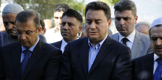 Ali Babacan, Özbudun’un cenaze törenine katıldı