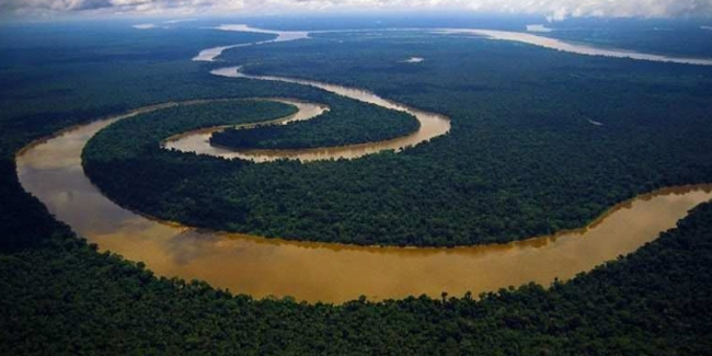 Ekvador'daki petrol sızıntısı Amazon Nehri'ni tehdit ediyor