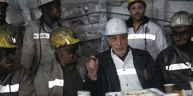 Ergün Atalay, madencilerle yerin altında iftar yaptı