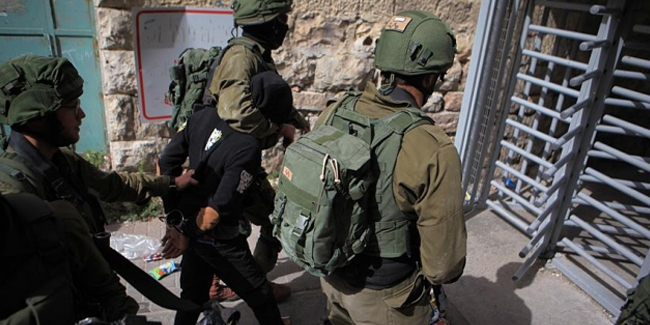 Biri Hamas yetkilisi 27 Filistinli gözaltına alındı