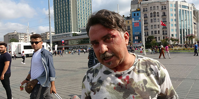 Taksim’de seyyar satıcılar turisti darp etti