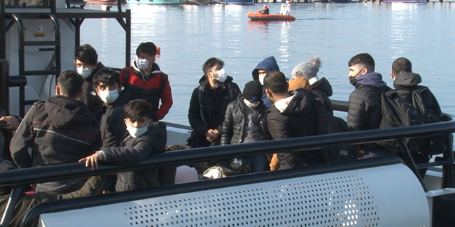 Şile açıklarında bir teknede 40 kaçak göçmen yakalandı