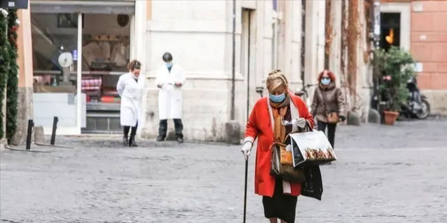 İtalya'da koronavirüs nedeniyle bir günde 636 kişi hayatını kaybetti