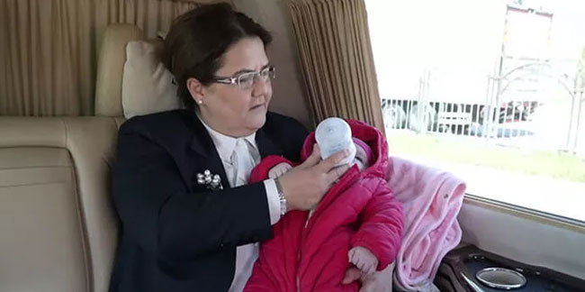 Enkaz altından 128 saat sonra çıkarılan "Gizem bebek" annesine kavuştu