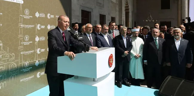 Erdoğan Sultanahmet Camii'nden seslendi: 14 Mayıs'ta muhalefeti siyasi mevta haline getireceğiz