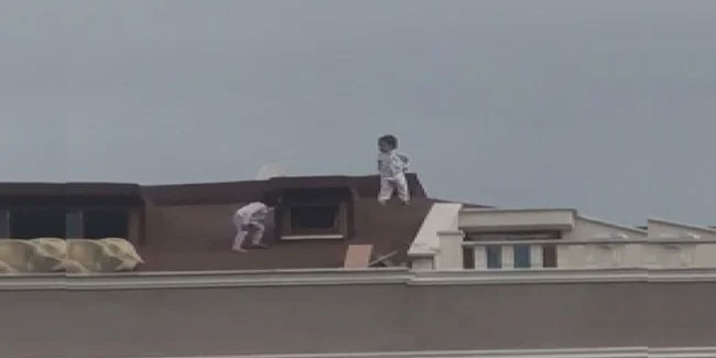 Sultanbeyli'de çocukların çatıdaki tehlikeli oyunu kamerada