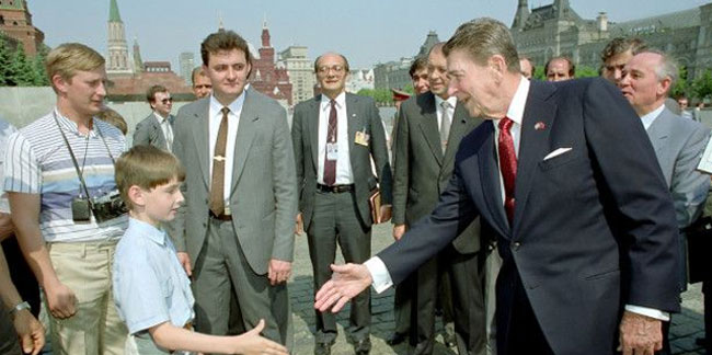 1988 yılında Reagan Moskova'da! Fotoğrafta dikkat çeken ayrıntı!