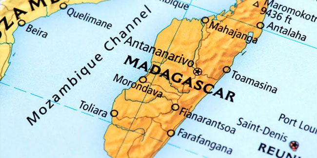 Madagaskar'da tekne alabora oldu