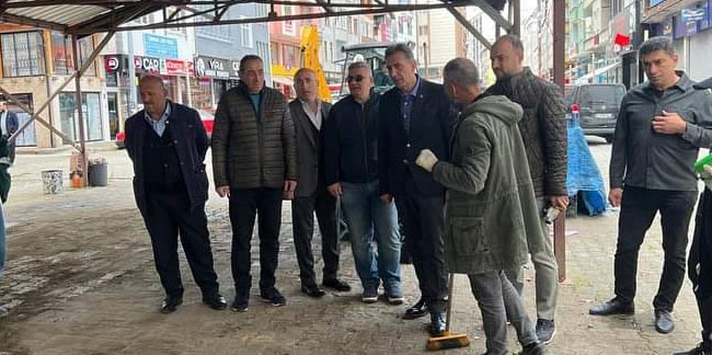 Sürmene Belediye Başkanı Azizoğlu pazar yerlerini inceledi