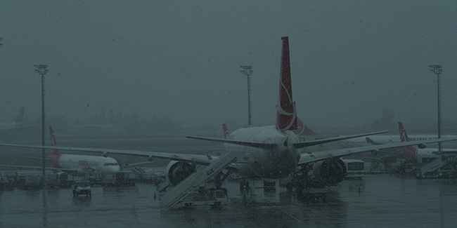  Erzincan’da yoğun sis hava ulaşımını olumsuz etkiledi