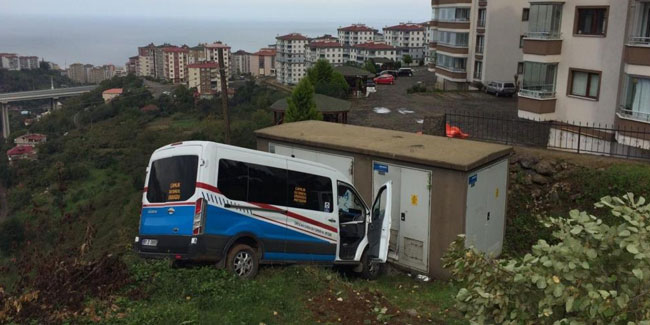 Trabzon'da kaza! Trafoya çarparak durabildi