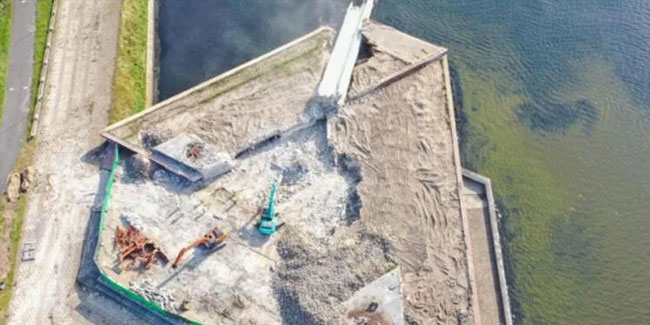 Letonya'da Sovyet döneminden kalma 79 metrelik anıt yıkıldı